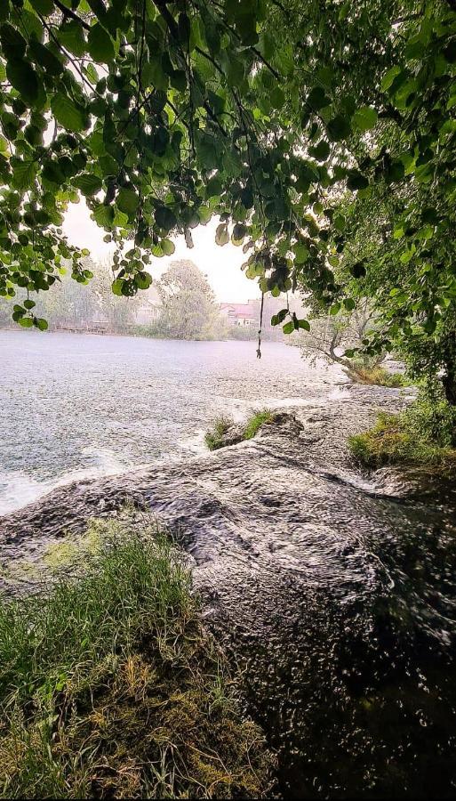 Holiday Home Waterfall View Бихач Экстерьер фото