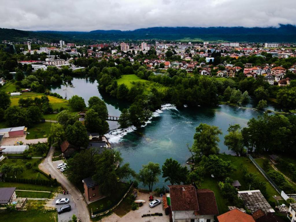 Holiday Home Waterfall View Бихач Экстерьер фото